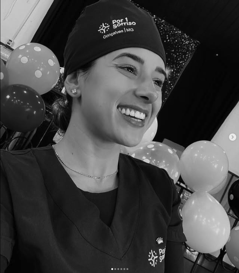 Stephanie Vargas durante sua participação na ONG Por 1 Sorriso
